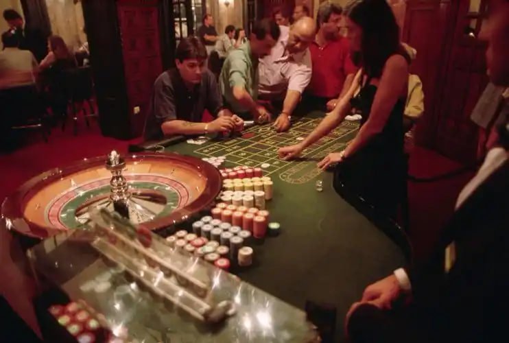 Meja live-dealer blackjack di ikut4d
